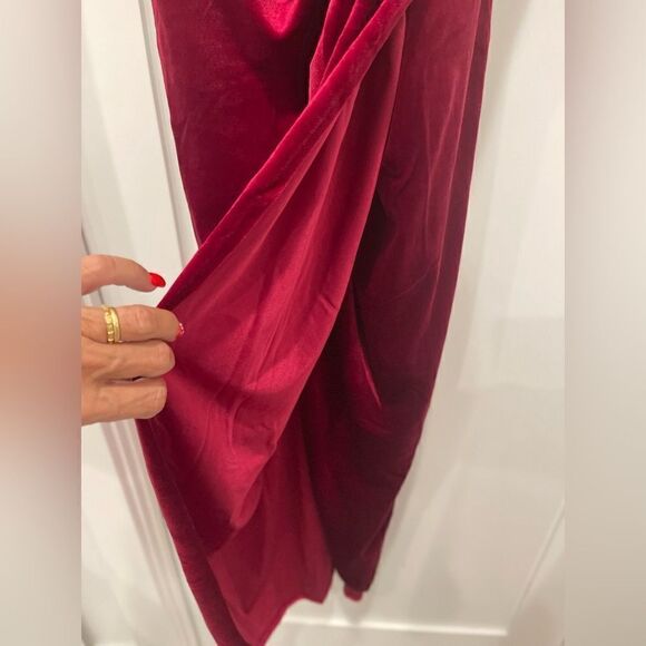 Yumi Kim Felicity Velvet Sleeveless Midi Dress in Wine.Size M - Picture 16 of 16